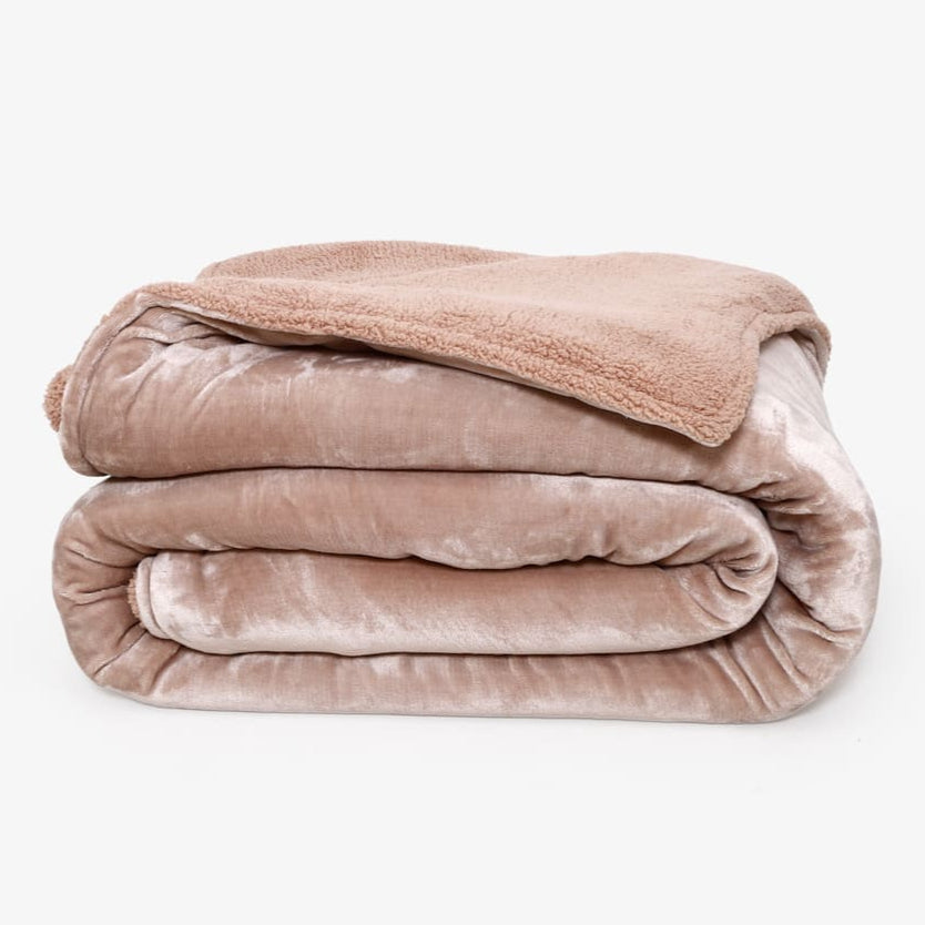 Zarf California King Size Reversible Quilt With 2 Cushion Covers - Peony