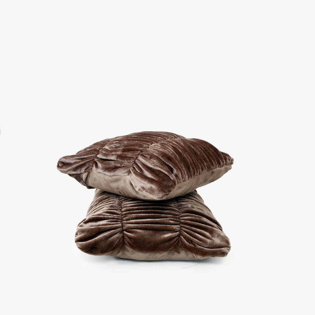 Zarf Ultra-Warm Luxury Winter Blanket With Two Cushion Covers - Auburn
