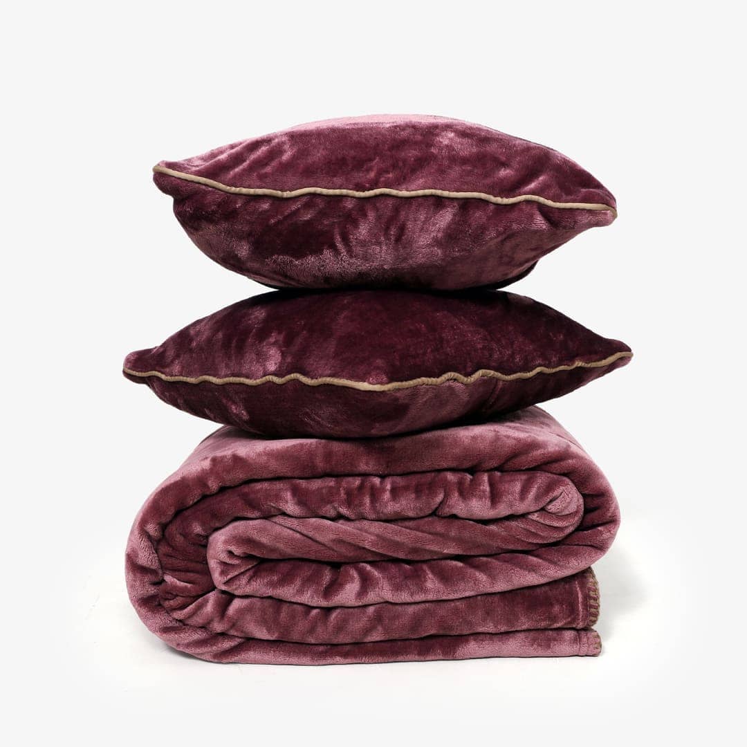 Zarf All-Season Premium AC Blanket With Two Cushion Covers - Mulberry