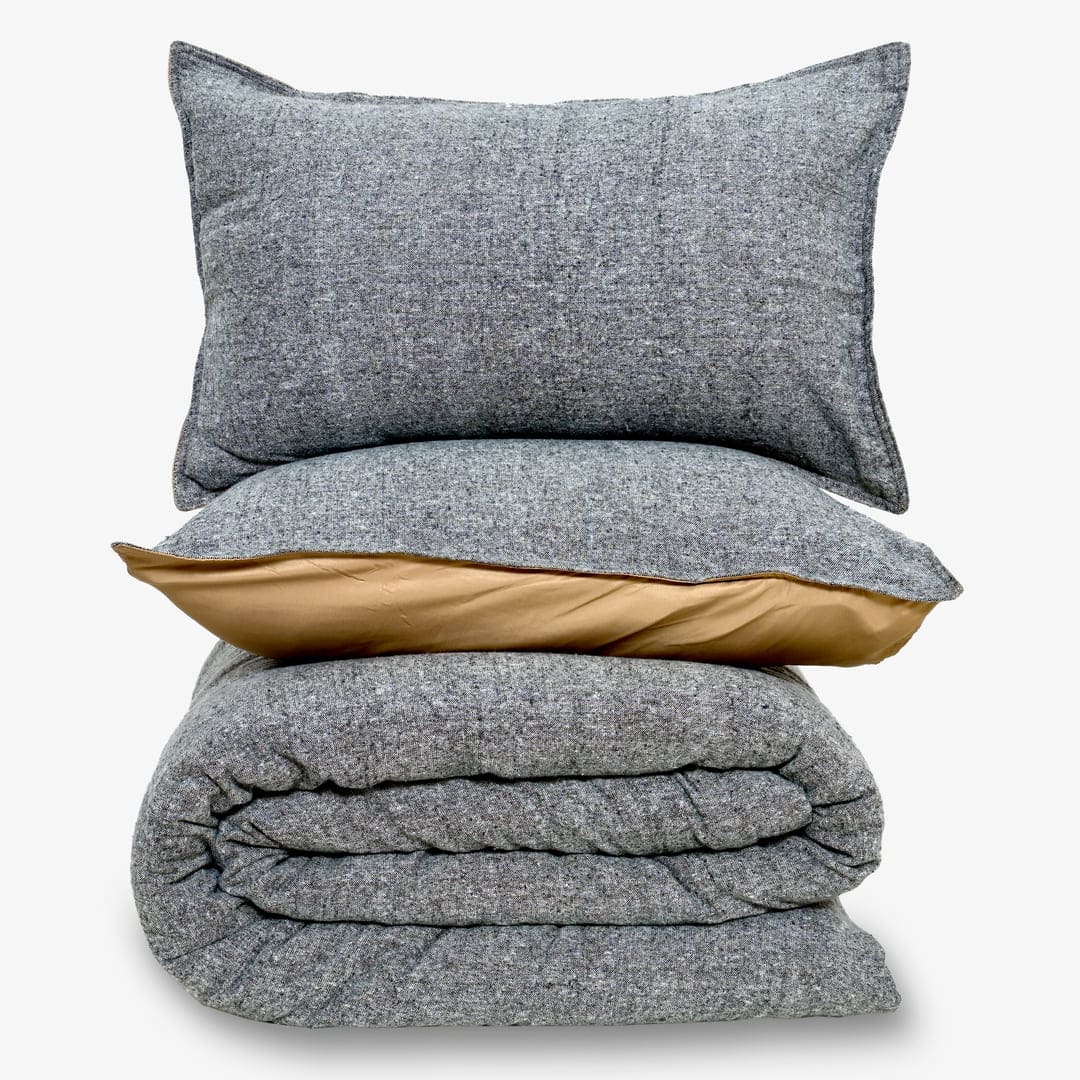 Zarf California King Size Reversible Quilt  With 2 pillowcases and 1 Breakfast Cushion cover - Fleck