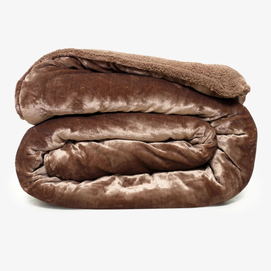 Zarf California King Size Reversible Quilt With 2 Cushion Covers - Cedar