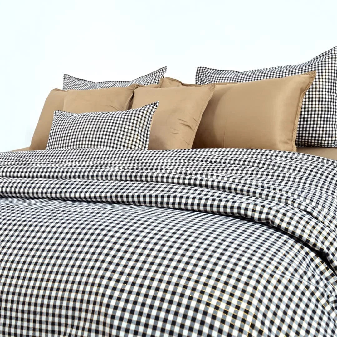 Linen Blend AC Comforter With 2 Pillow Cases and 1 Breakfast Pillow - Carré