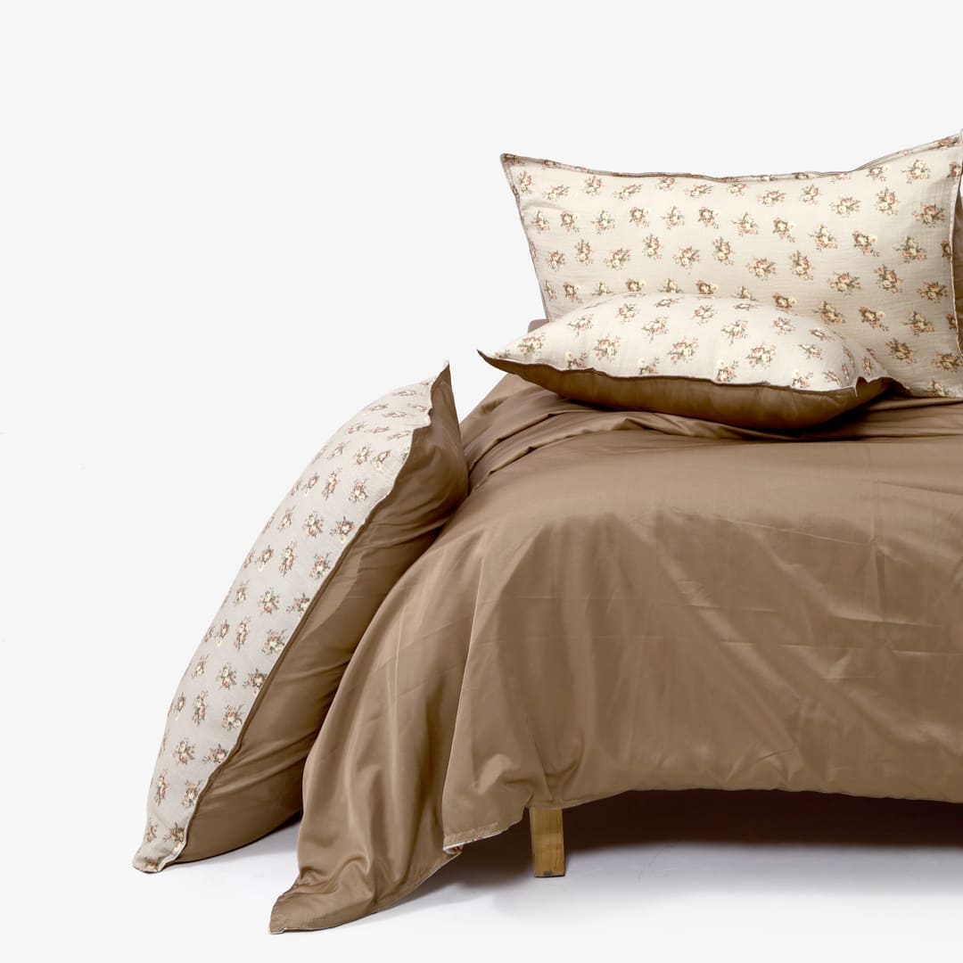 Linen Blend AC Comforter With 2 Pillow Cases and 1 Breakfast Pillow - Heritage