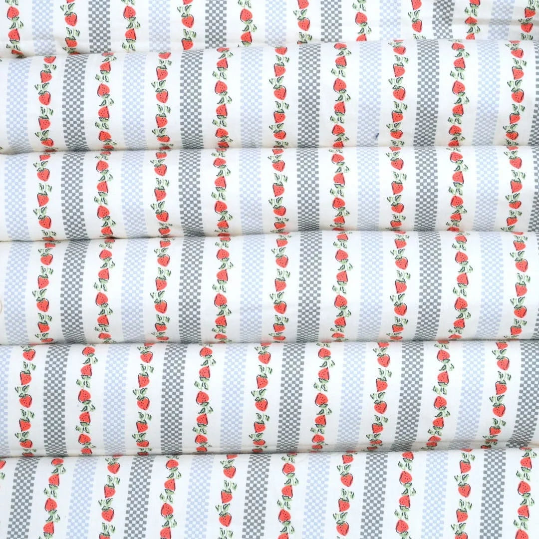 Linen Blend AC Comforter With 2 Pillow Cases and 1 Breakfast Pillow - Fresa