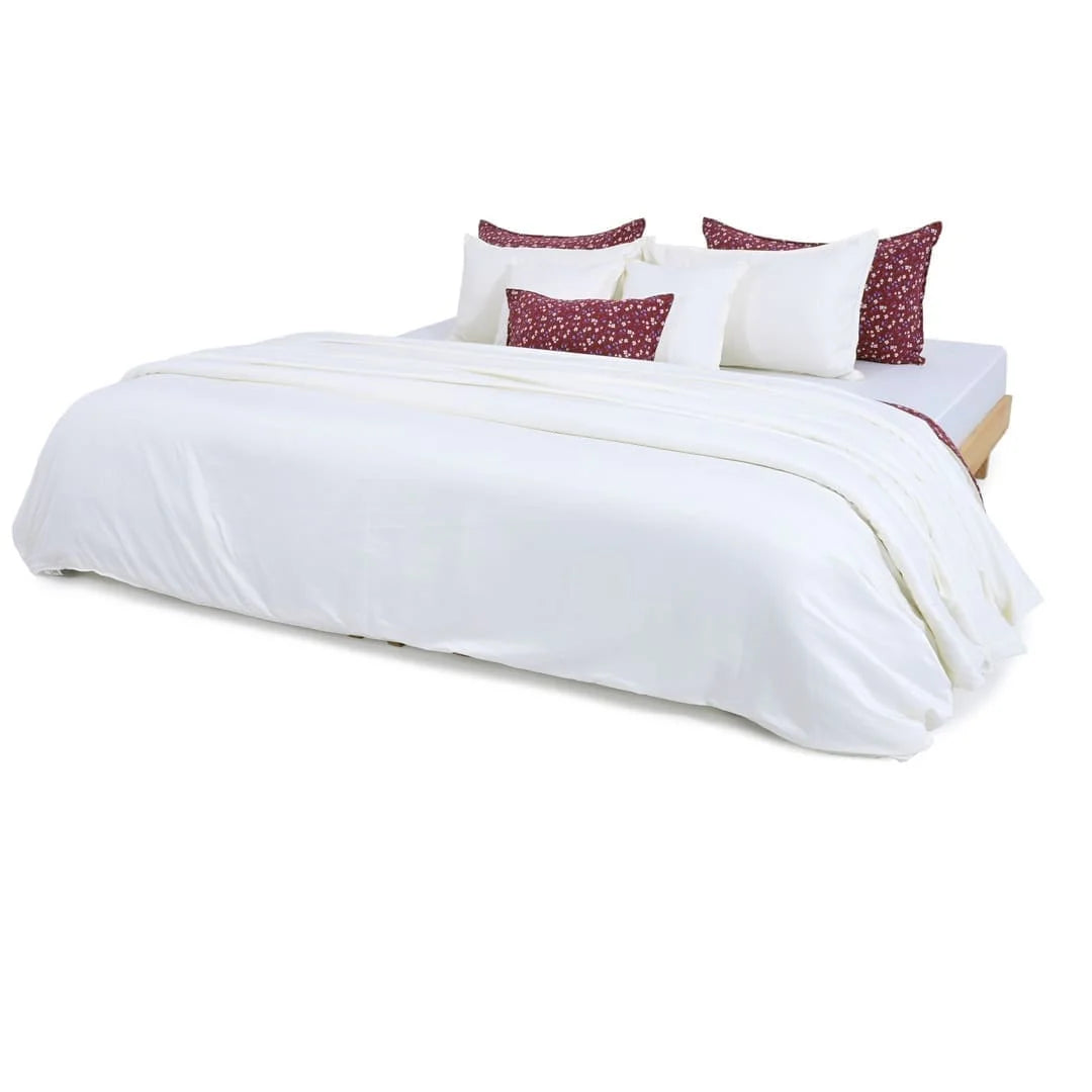 Linen Blend AC Comforter With 2 Pillow Cases and 1 Breakfast Pillow - Scarlet
