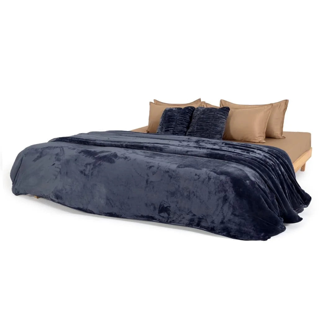 Zarf California King Size Reversible Quilt With 2 Cushion Covers - Sable