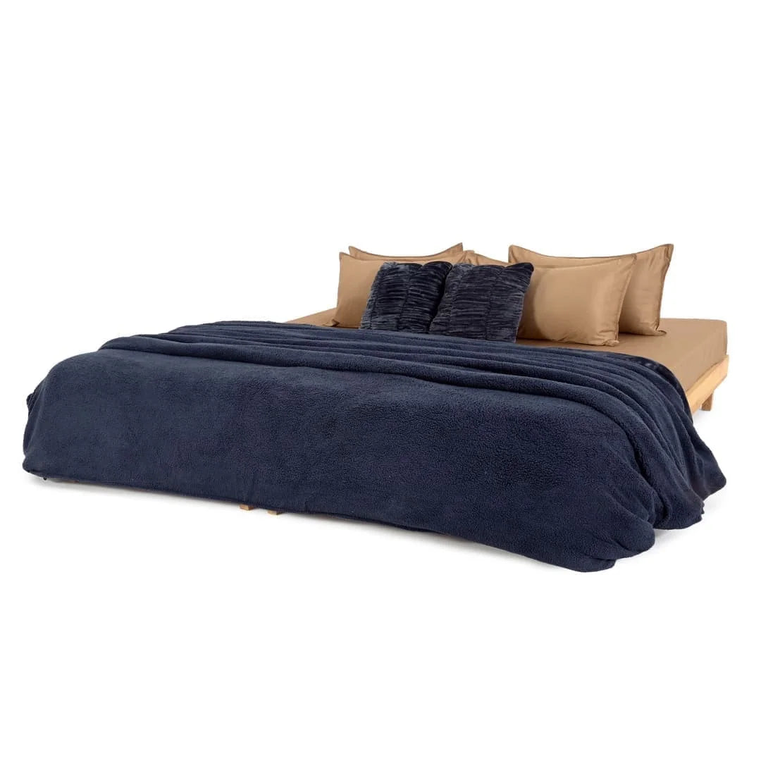 Zarf California King Size Reversible Quilt With 2 Cushion Covers - Sable