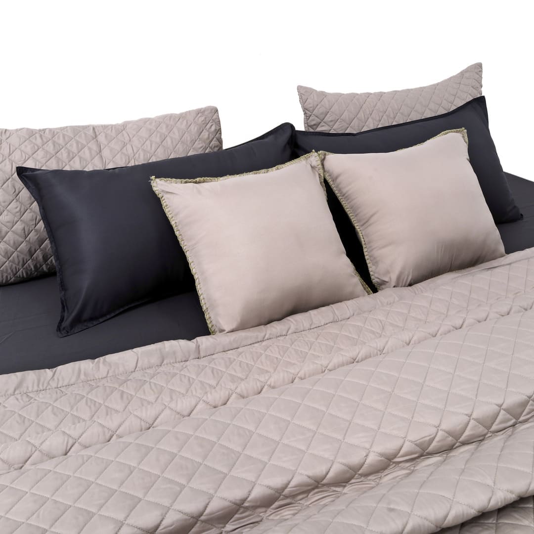 Zarf California King Size AC Comforters With 2 Pillow Cases & 2 Cushion Covers - Light Grey