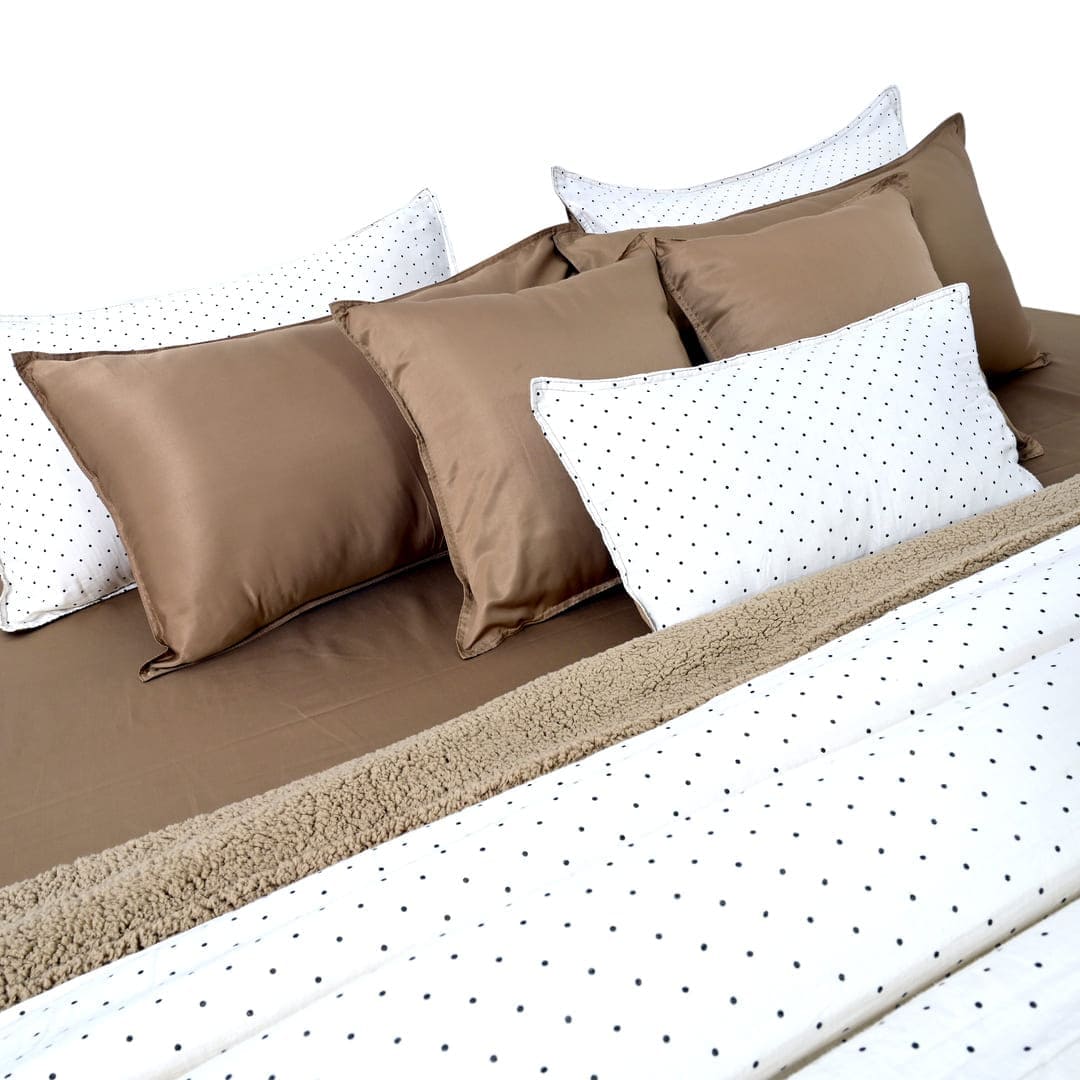 Zarf California King Size Reversible Quilt  With 2 pillowcases and 1 Breakfast Cushion cover - Dottie