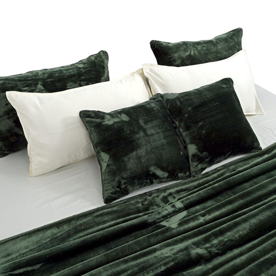 Zarf All-Season Premium AC Blanket With Two Cushion Covers - Olive
