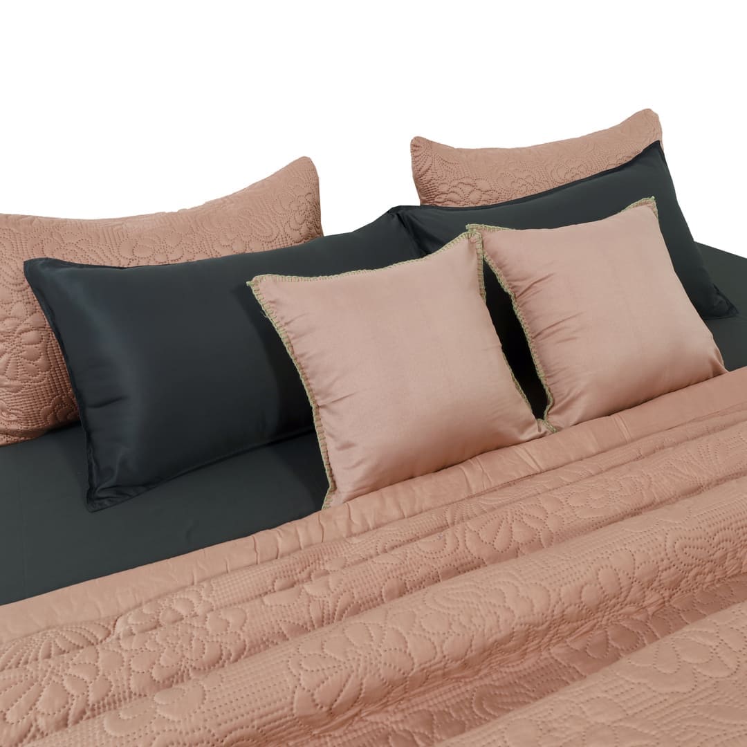 Zarf California King Size AC Comforter With 2 Pillow Cases & 2 Cushion Covers - Blush