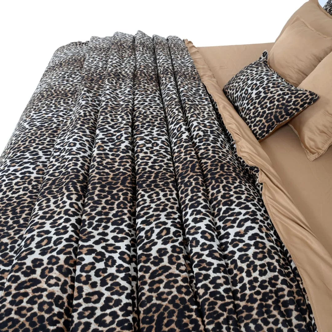 Linen Blend AC Comforter With 2 Pillow Cases and 1 Breakfast Pillow - Anima