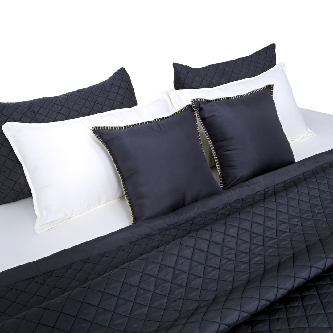 Zarf California King Size AC Comforters With 2 Pillow Cases & 2 Cushion Covers - Noir
