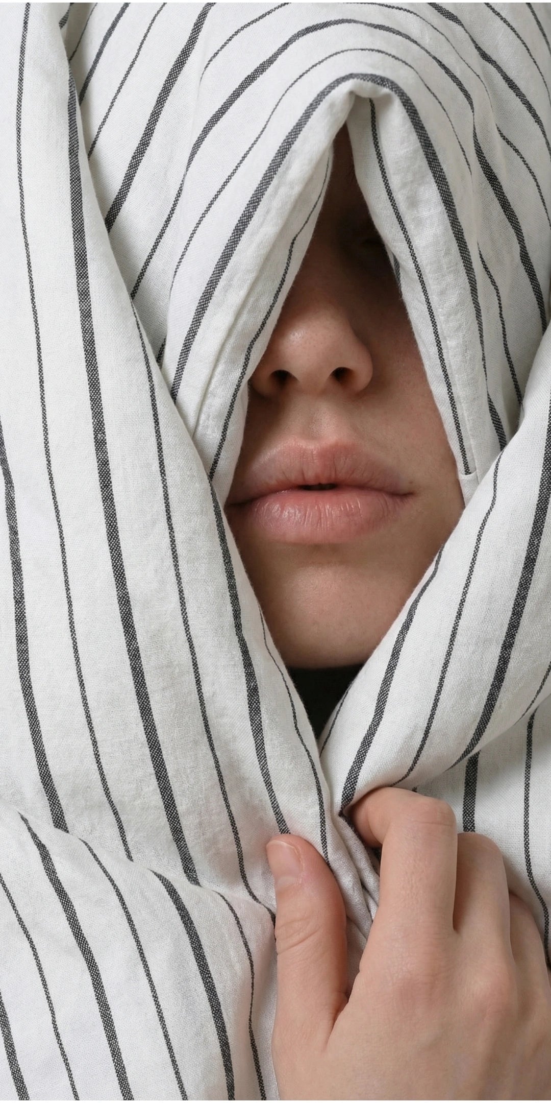 Linen Blend AC Comforter With 2 Pillow Cases and 1 Breakfast Pillow - Arden