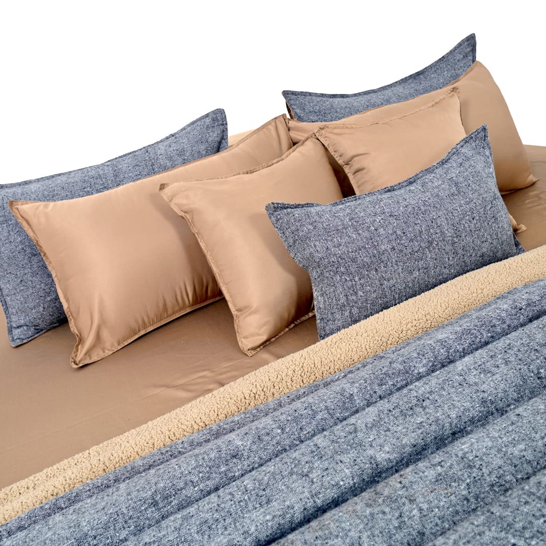 Zarf California King Size Reversible Quilt  With 2 pillowcases and 1 Breakfast Cushion cover - Fleck