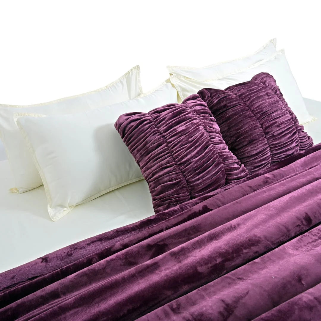 Zarf Ultra-Warm Luxury Winter Blanket With Two Cushion Covers - Amethyst