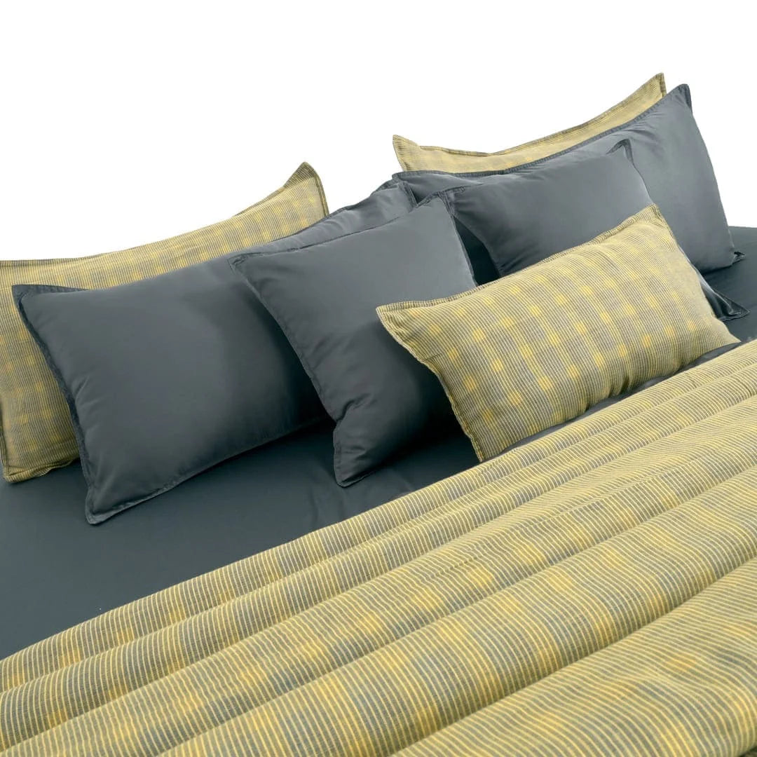 Linen Blend AC Comforter With 2 Pillow Cases and 1 Breakfast Pillow - Vireo