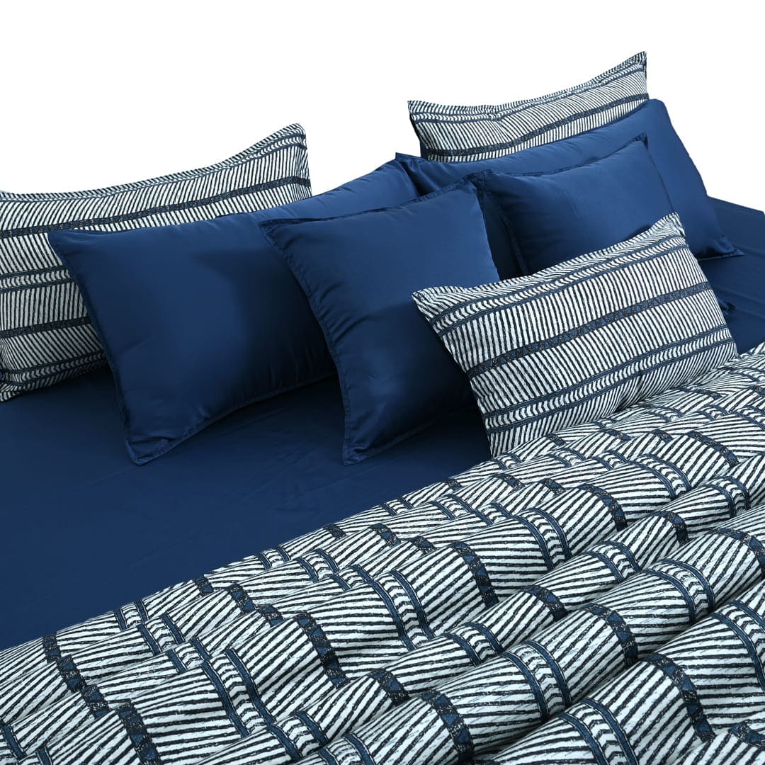 Zarf AC Comforter With 2 Pillow Cases and 1 Breakfast Pillow For Single Size Bed- Reef