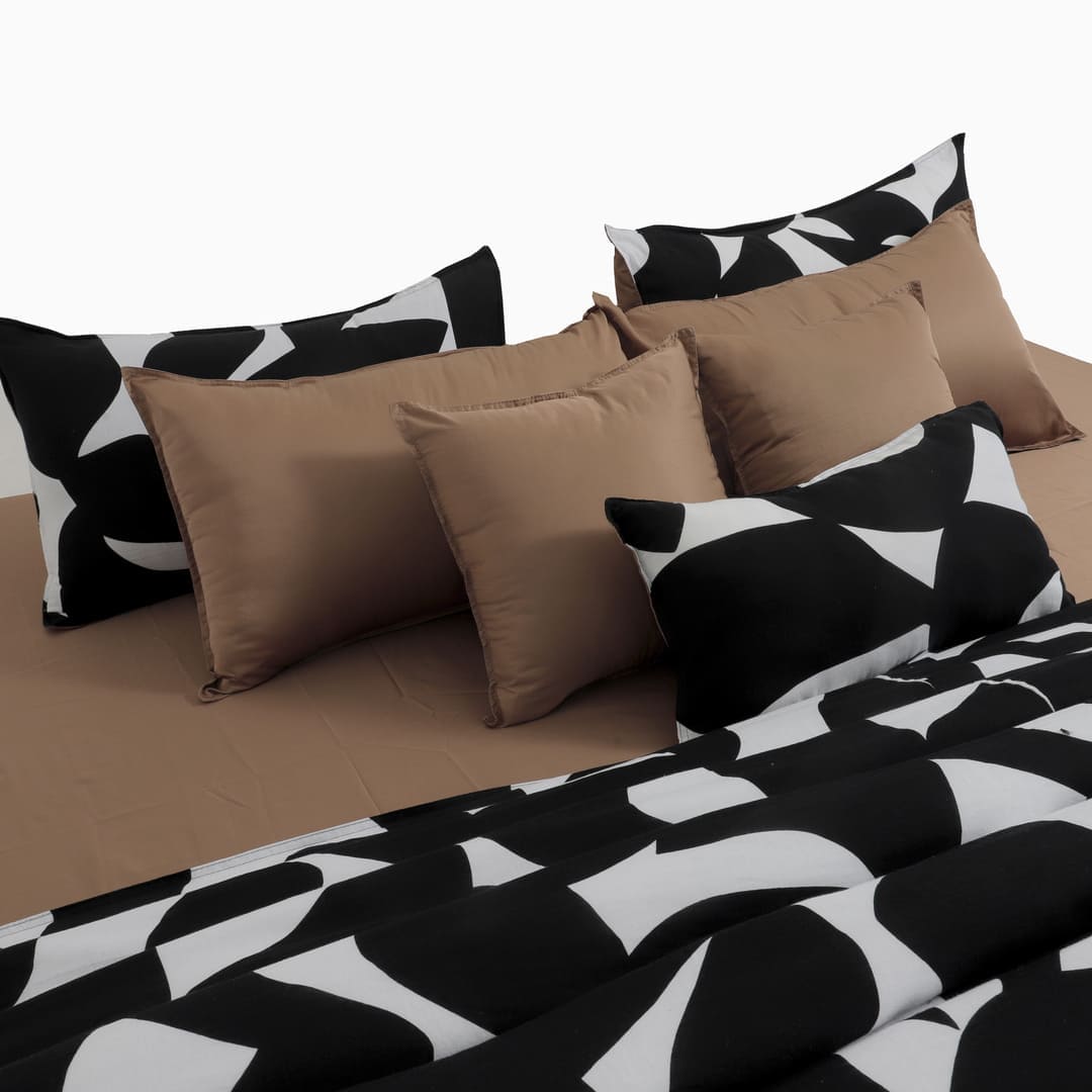 Linen Blend AC Comforter With 2 Pillow Cases and 1 Breakfast Pillow - Axis