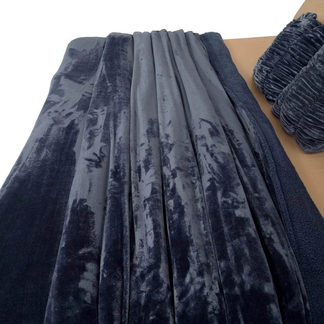 Zarf California King Size Reversible Quilt With 2 Cushion Covers - Sable