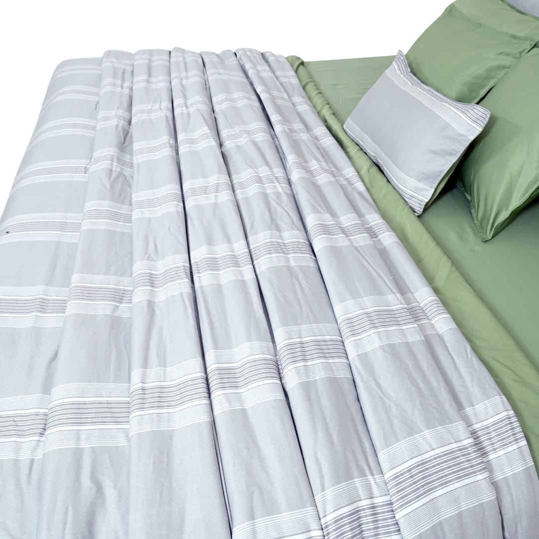 Zarf AC Comforter With 2 Pillow Cases and 1 Breakfast Pillow - Thyme