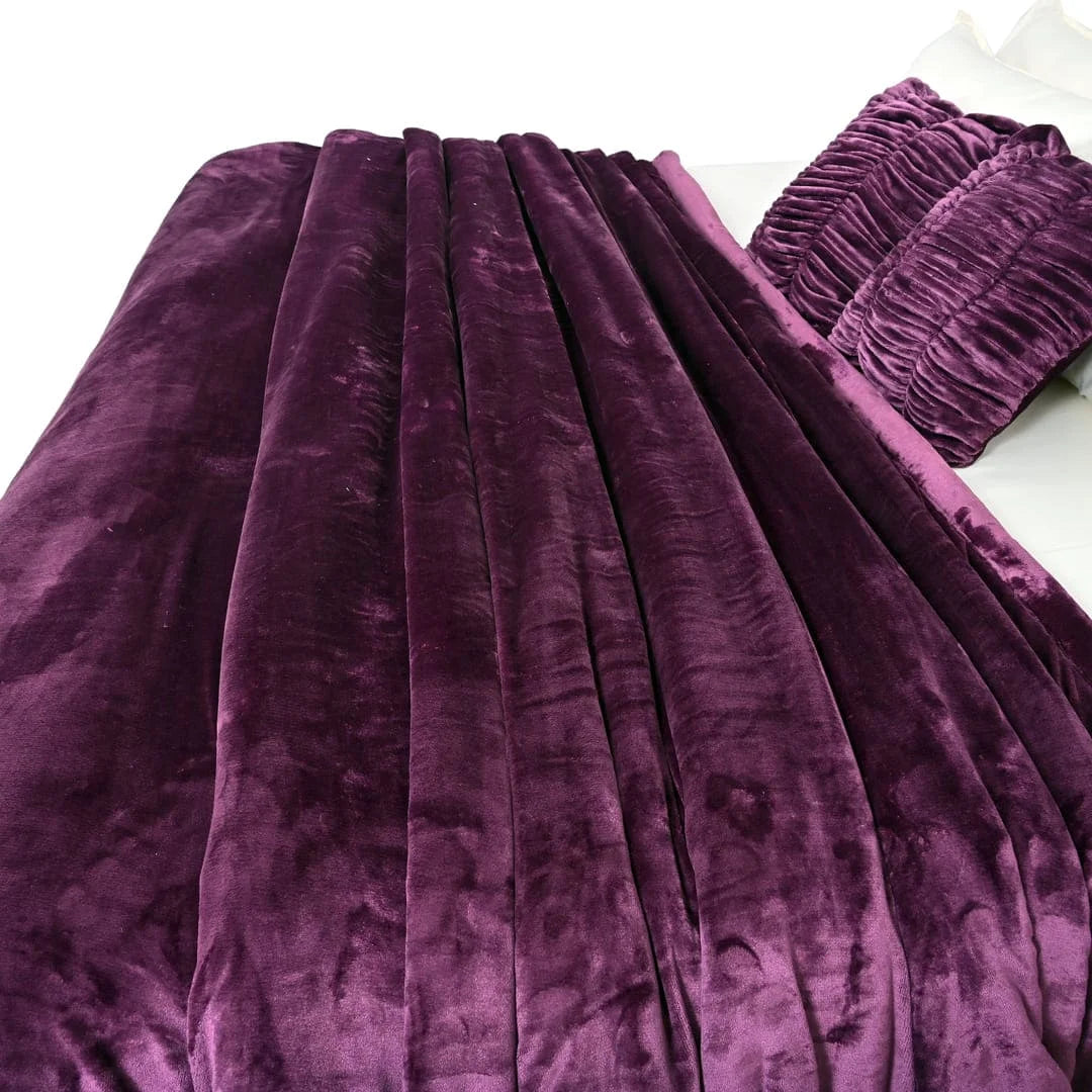 Zarf Ultra-Warm Luxury Winter Blanket With Two Cushion Covers - Amethyst