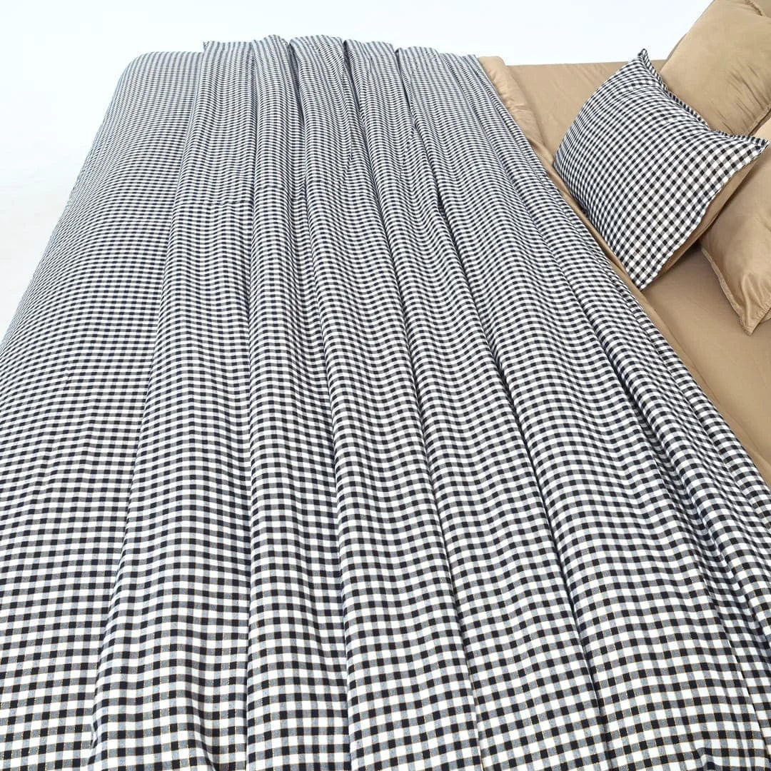 Linen Blend AC Comforter With 2 Pillow Cases and 1 Breakfast Pillow - Carré