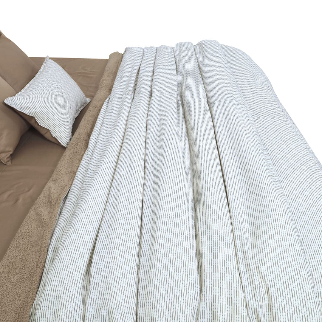 Zarf California King Size Reversible Quilt  With 2 pillowcases and 1 Breakfast Cushion cover (Limited edition) - Arctic