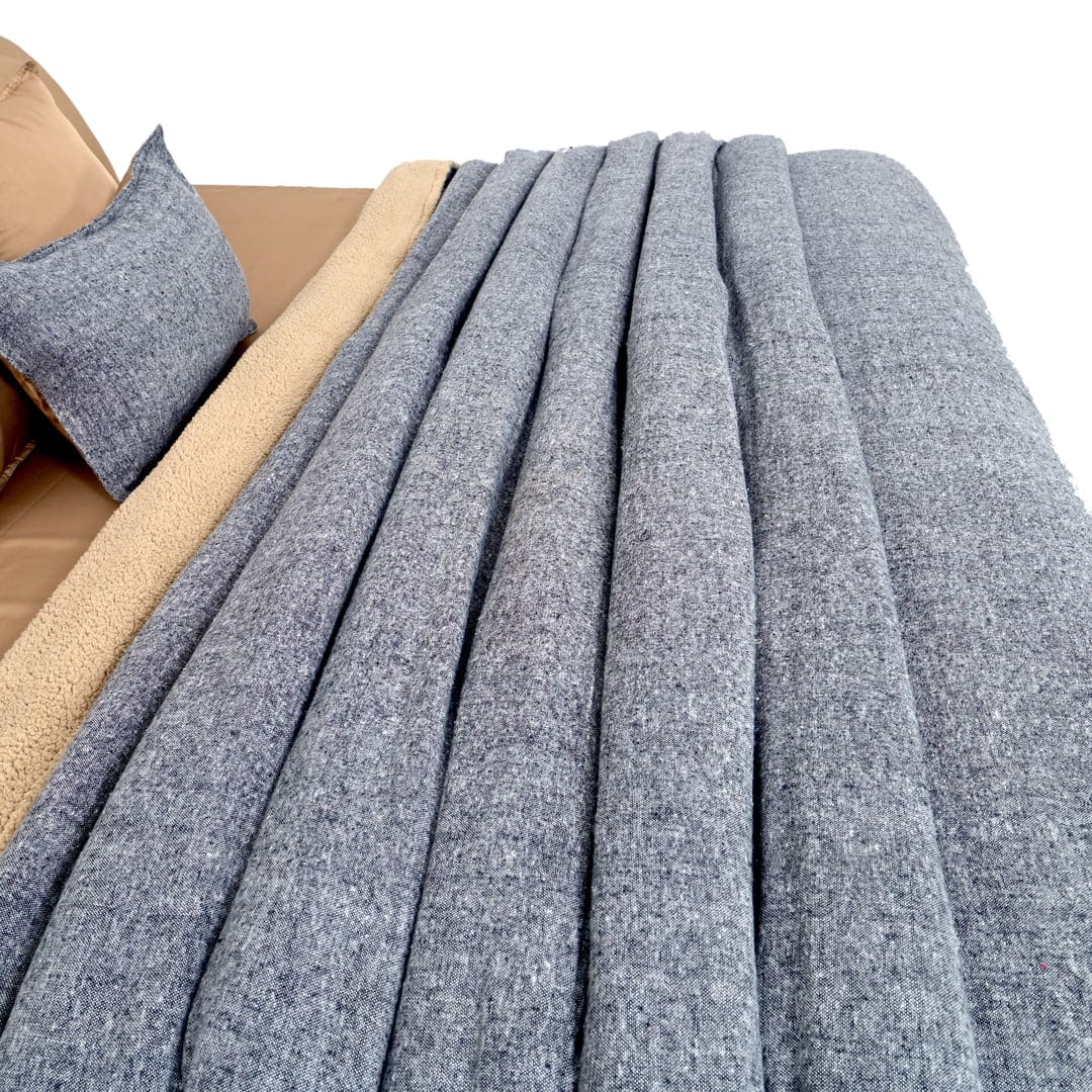 Zarf California King Size Reversible Quilt  With 2 pillowcases and 1 Breakfast Cushion cover - Fleck