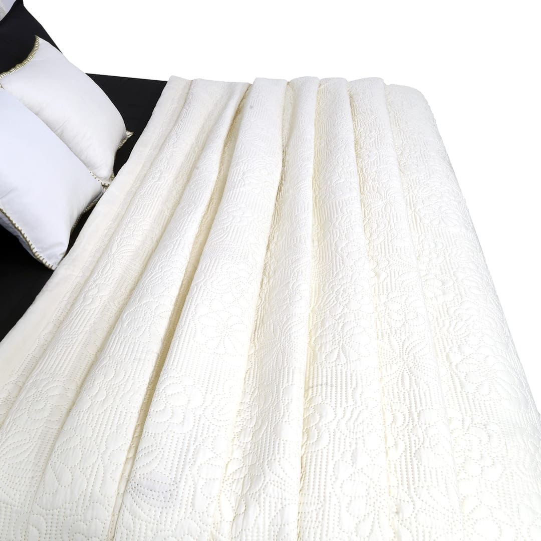 Zarf California King Size AC Comforters With 2 Pillow Cases & 2 Cushion Covers - Pearl