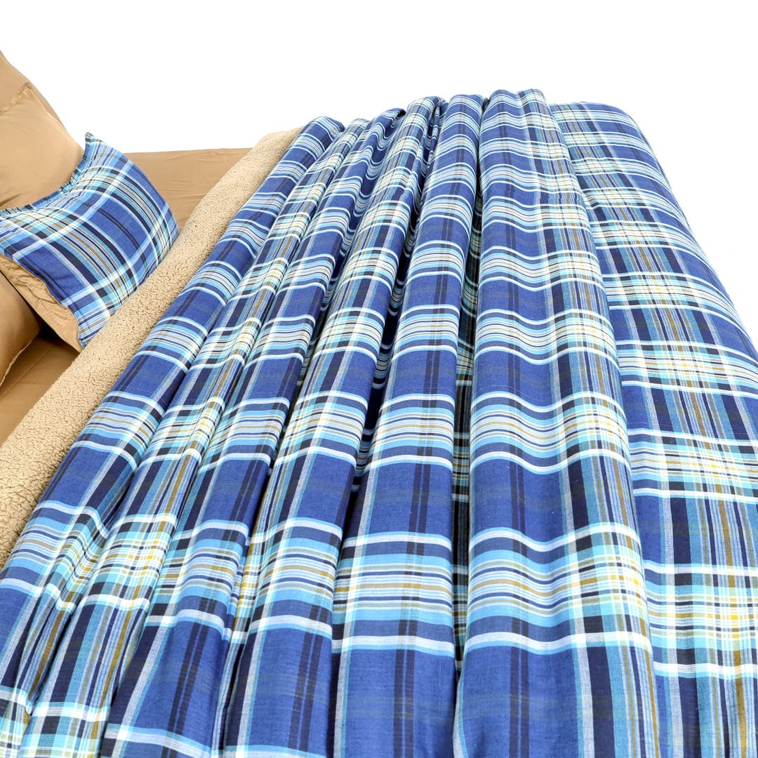 Zarf California King Size Reversible Quilt  With 2 pillowcases and 1 Breakfast Cushion cover - Calder