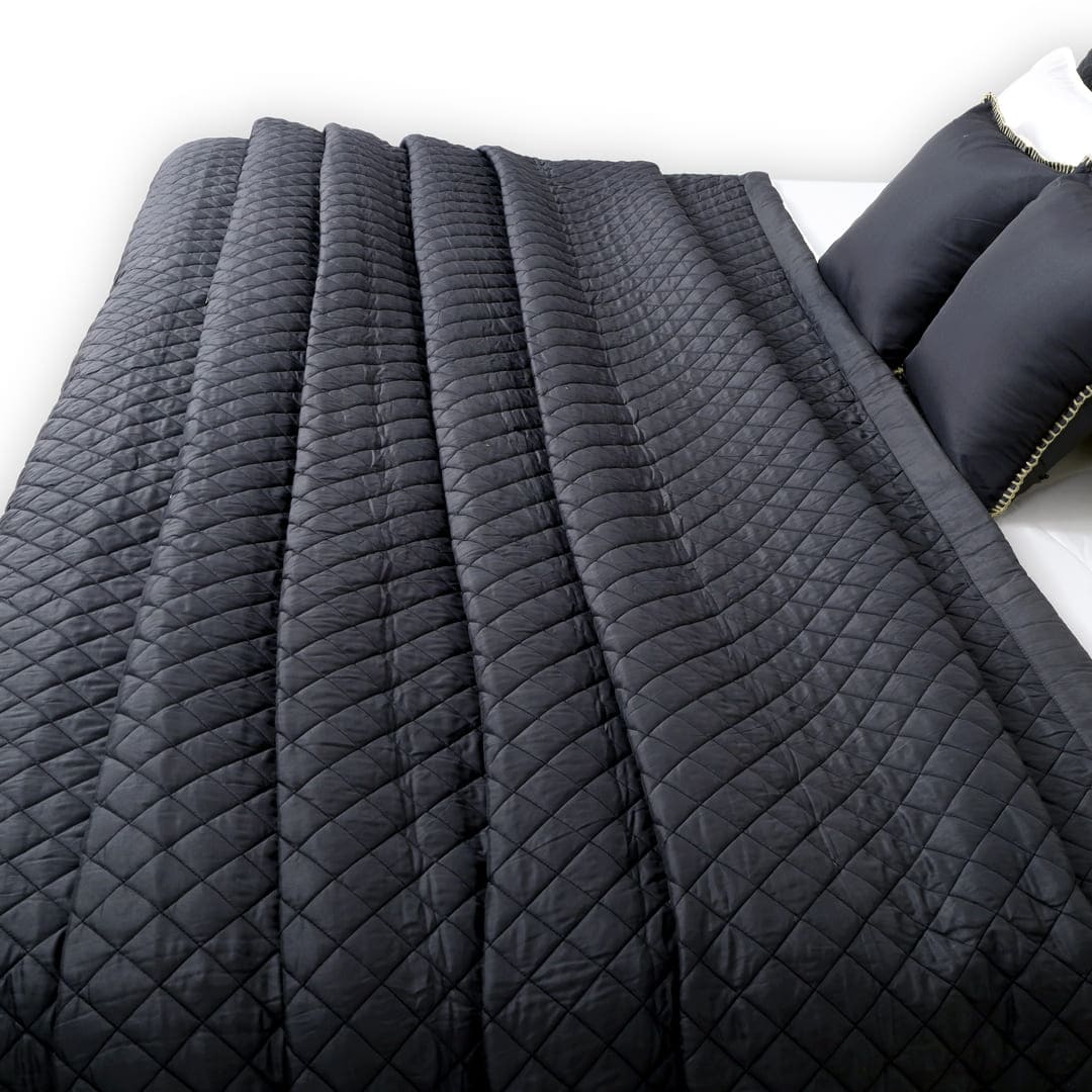 Zarf California King Size AC Comforters With 2 Pillow Cases & 2 Cushion Covers - Noir