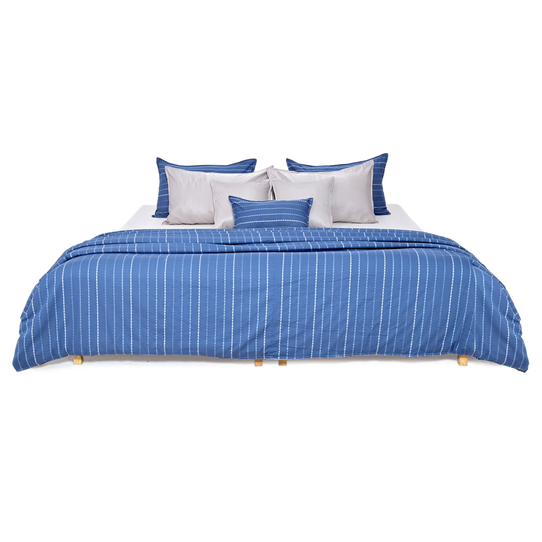 Linen Blend AC Comforter With 2 Pillow Cases and 1 Breakfast Pillow - Zenvy