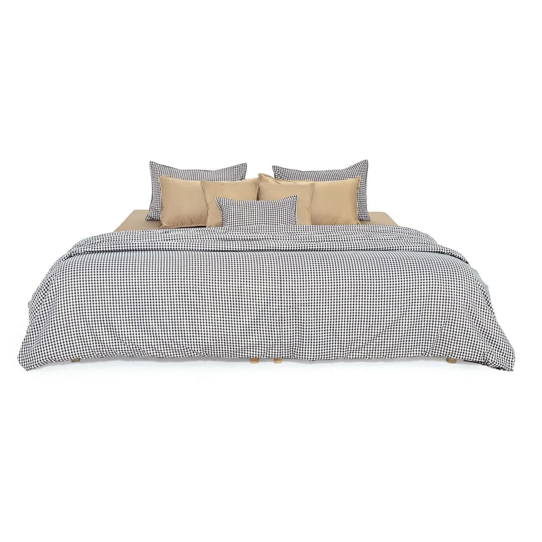 Linen Blend AC Comforter With 2 Pillow Cases and 1 Breakfast Pillow - Carré