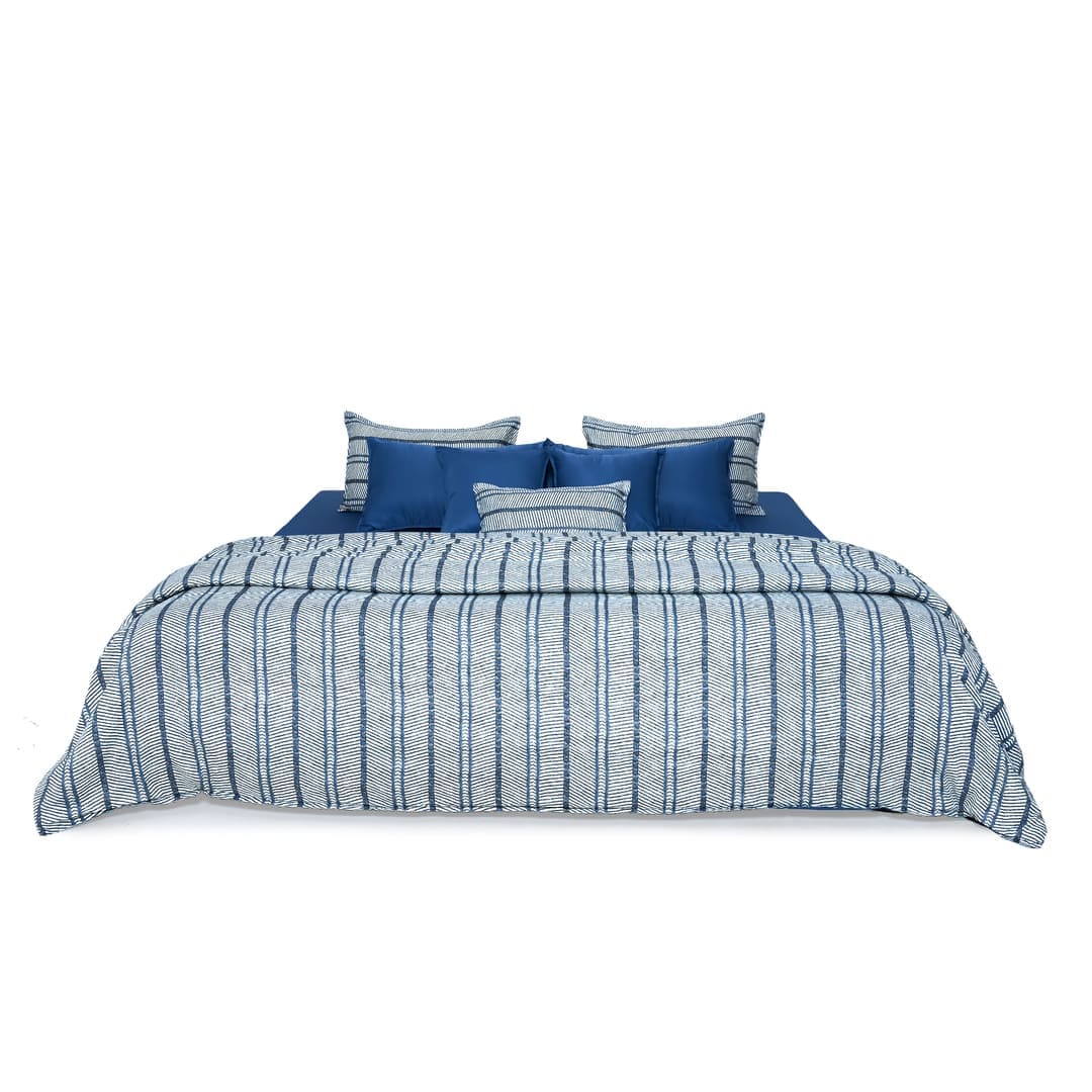 Zarf AC Comforter With 2 Pillow Cases and 1 Breakfast Pillow - Reef
