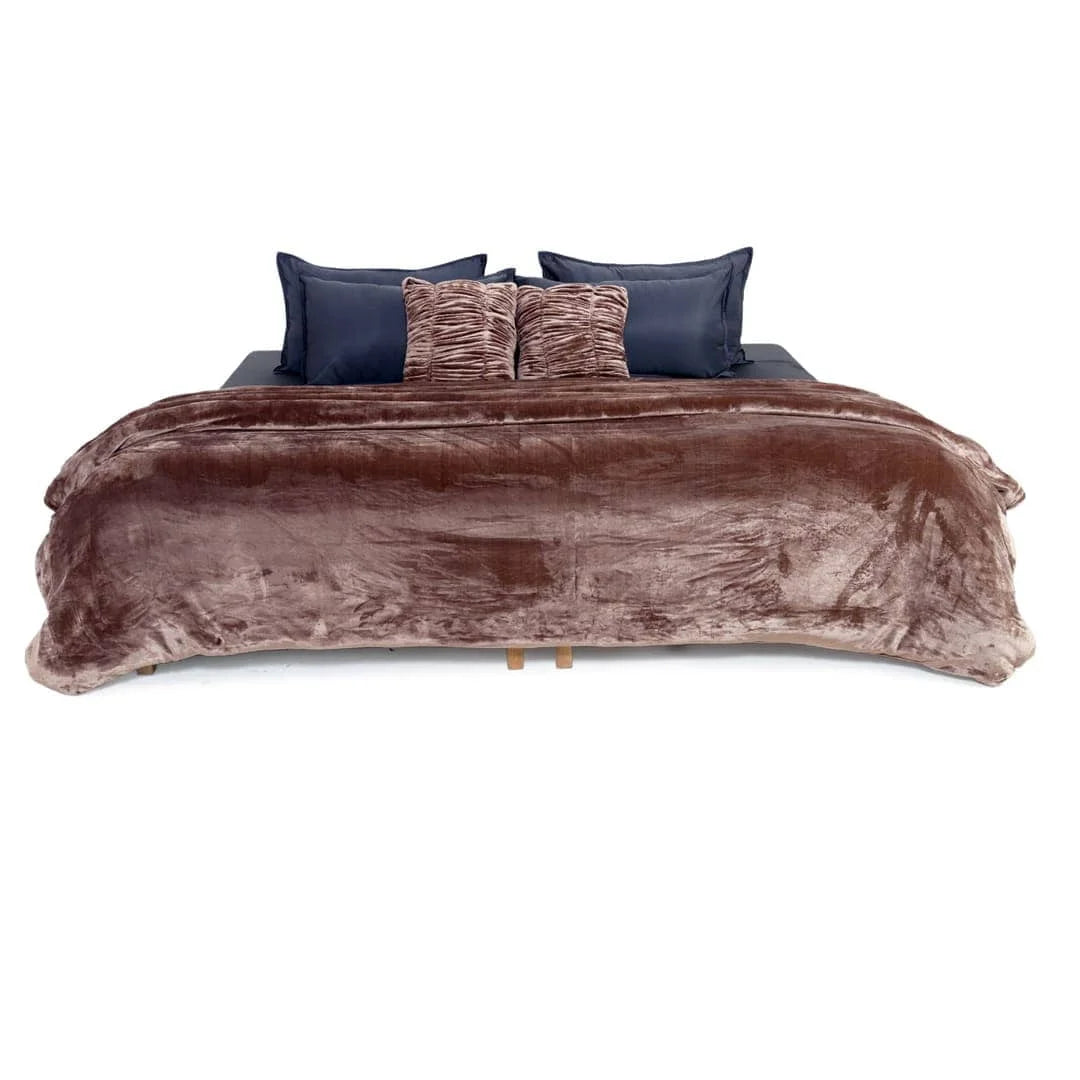 Zarf California King Size Reversible Quilt With 2 Cushion Covers - Cedar