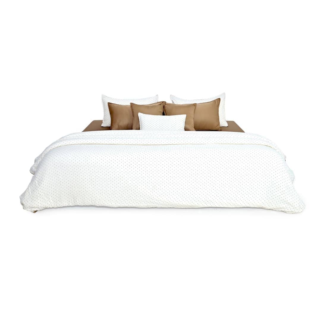 Zarf California King Size Reversible Quilt  With 2 pillowcases and 1 Breakfast Cushion cover - Dottie