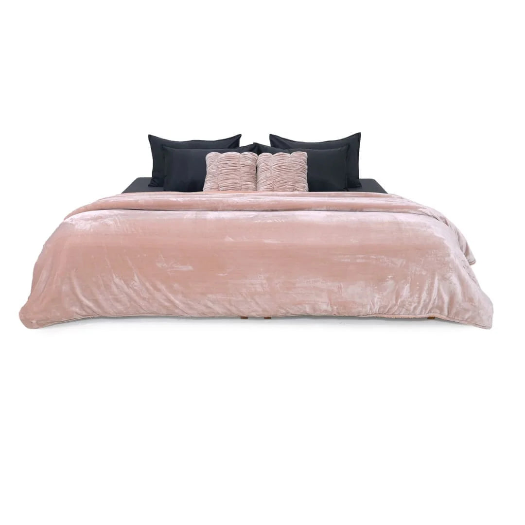 Zarf California King Size Reversible Quilt With 2 Cushion Covers - Peony