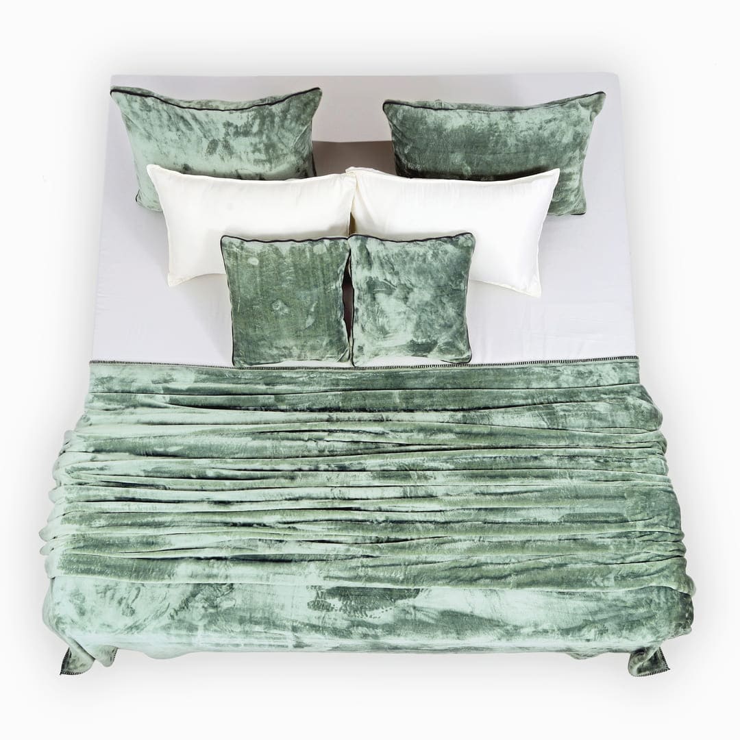Zarf All-Season Premium AC Blanket With Two Cushion Covers - Eucalyptus