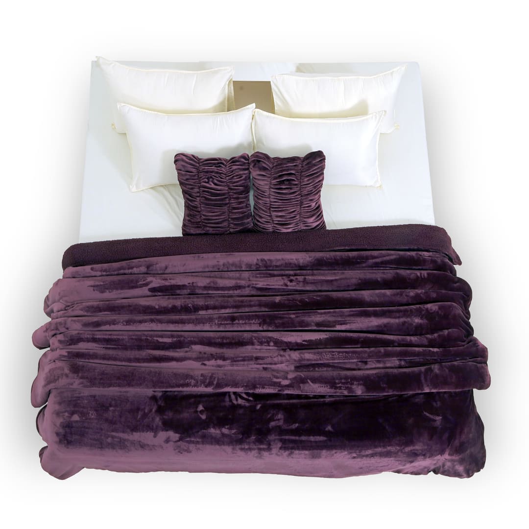 Zarf California King Size Reversible Quilt With 2 Cushion Covers - Merlot
