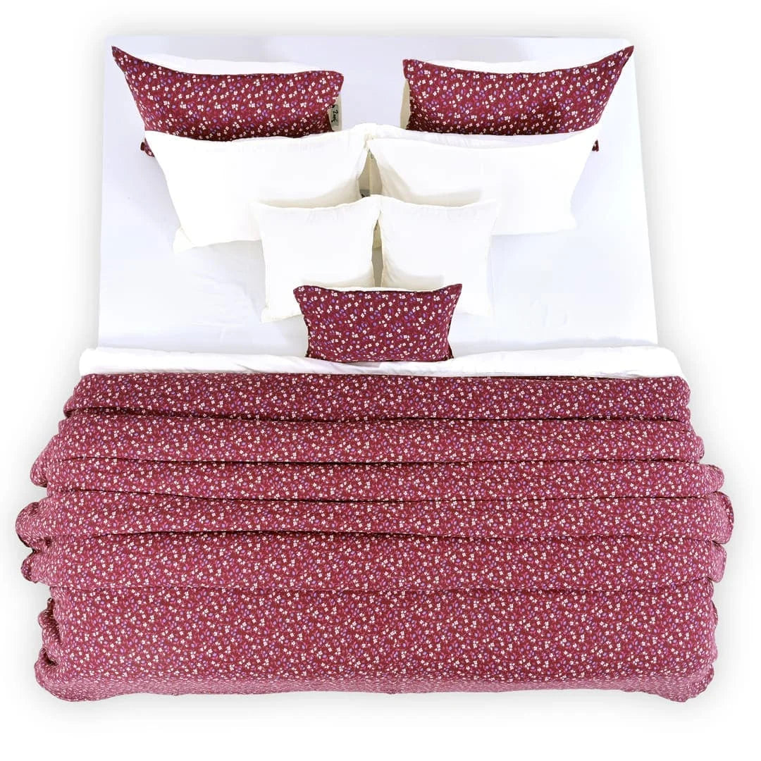 Linen Blend AC Comforter With 2 Pillow Cases and 1 Breakfast Pillow - Scarlet