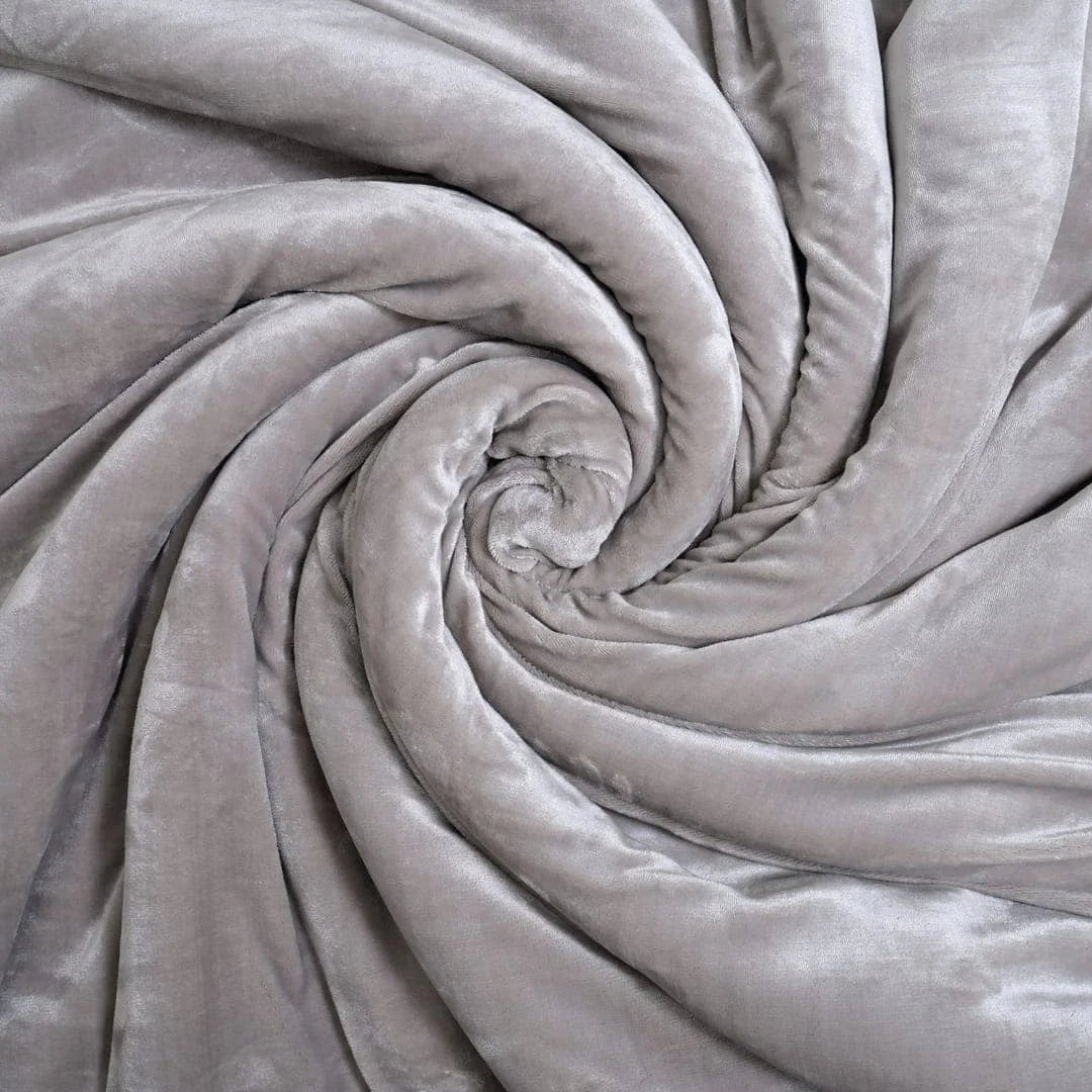 Zarf California King Size Reversible Quilt With 2 Cushion Covers - Chrome