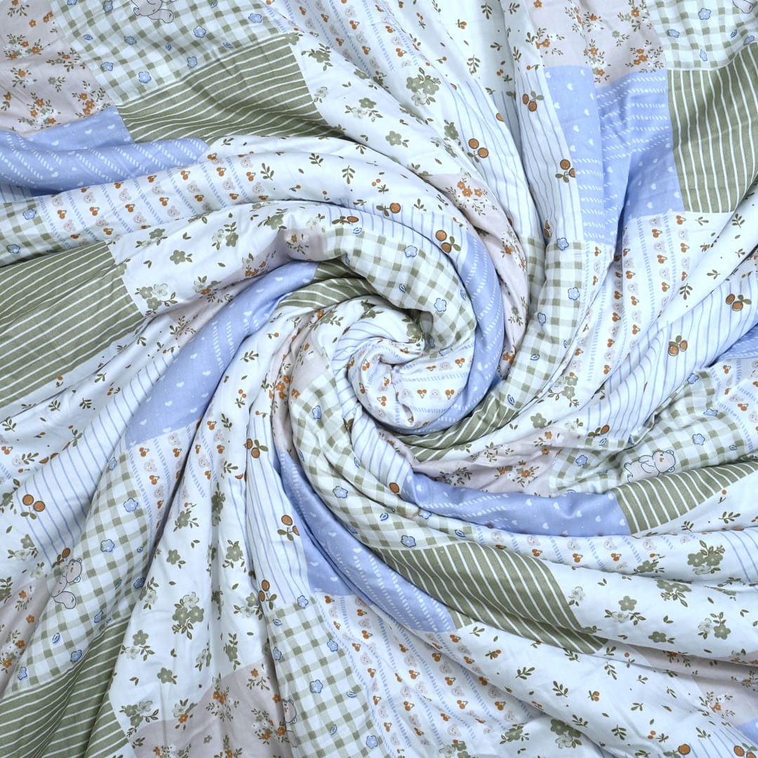 Zarf AC Comforter With 2 Pillow Cases and 1 Breakfast Pillow - Vara