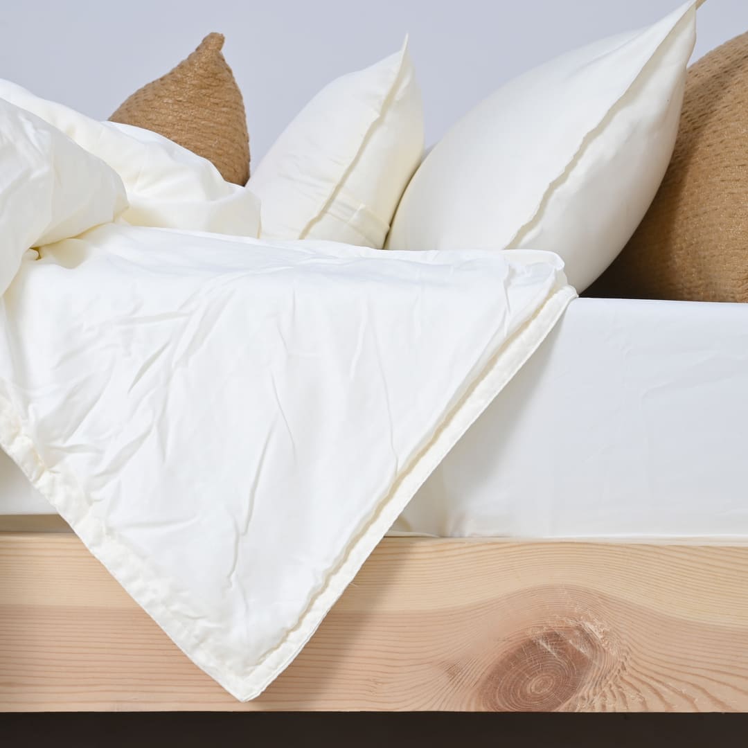 ZARF Italian Staple Weave Comforter With 2 Designer Pillow Cases 1 Breakfast Cushion Cover - Zuri