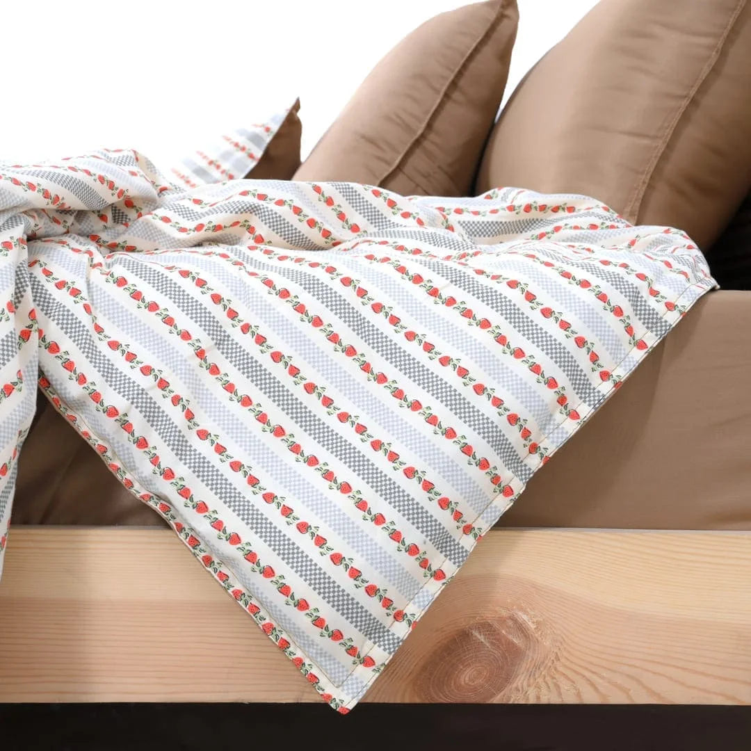 Linen Blend AC Comforter With 2 Pillow Cases and 1 Breakfast Pillow - Fresa