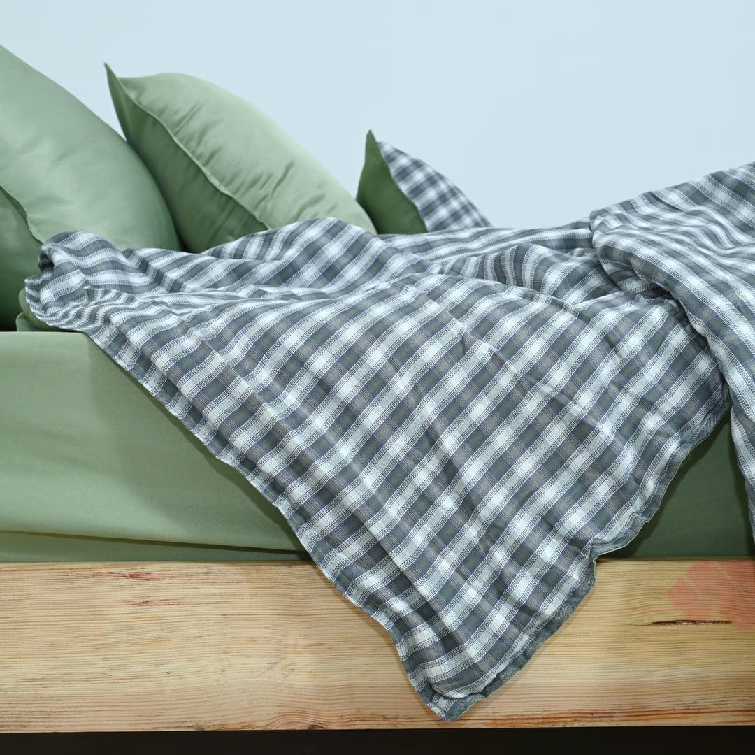 Linen Blend AC Comforter With 2 Pillow Cases and 1 Breakfast Pillow - Nordic