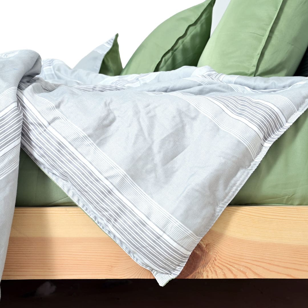 Zarf AC Comforter With 2 Pillow Cases and 1 Breakfast Pillow - Thyme
