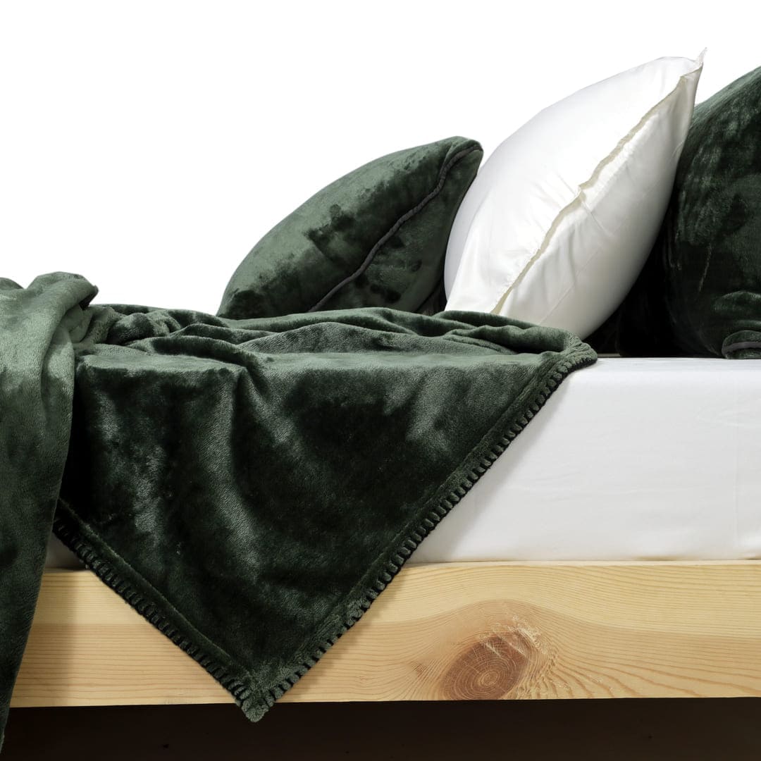 Zarf All-Season Premium AC Blanket With Two Cushion Covers - Olive