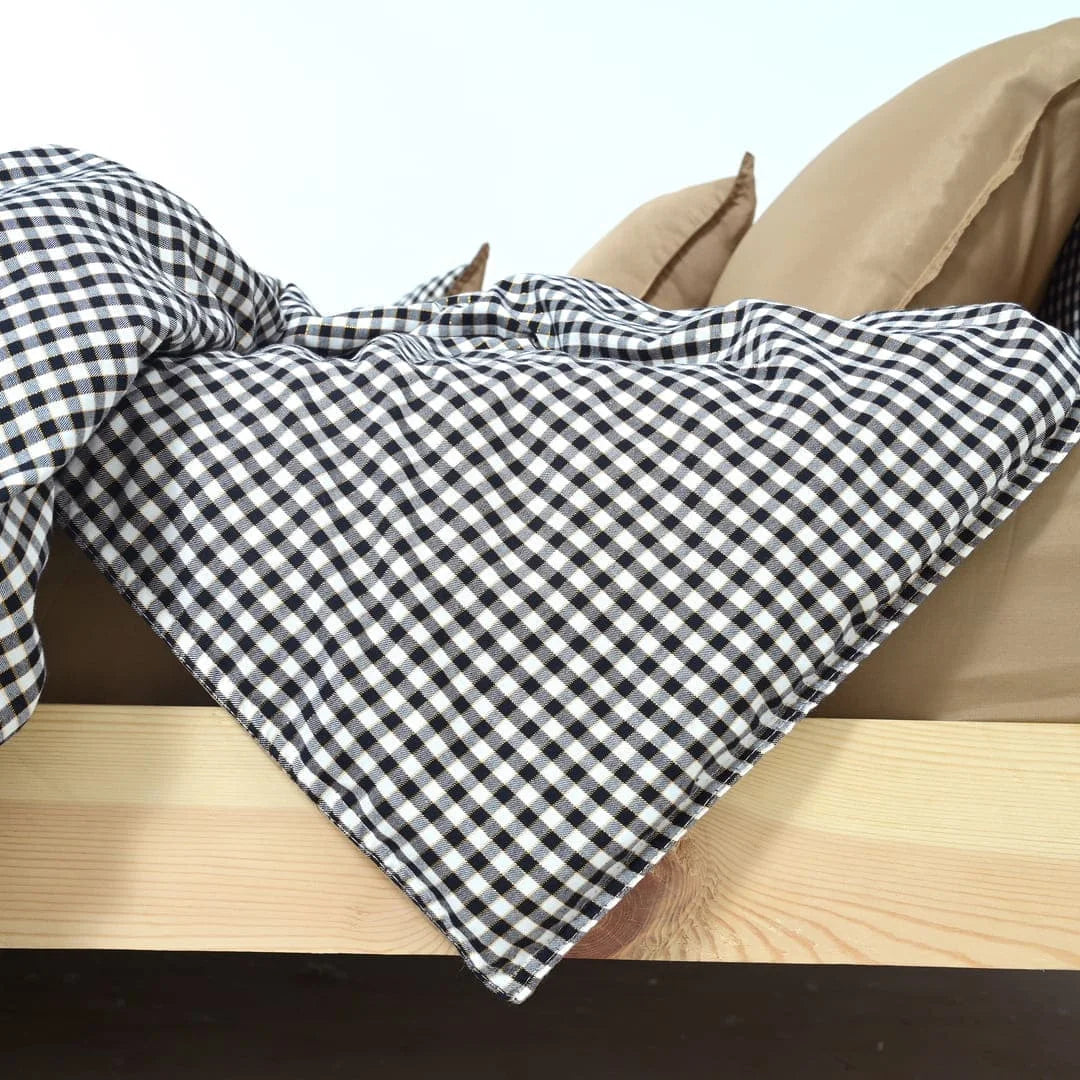 Linen Blend AC Comforter With 2 Pillow Cases and 1 Breakfast Pillow - Carré