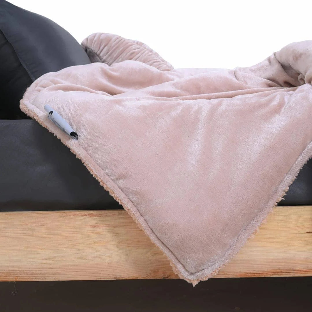 Zarf California King Size Reversible Quilt With 2 Cushion Covers - Peony